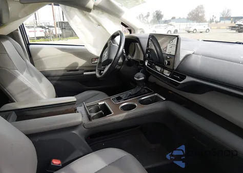 2021 Toyota Sienna Xle from USA, damaged, VIN 5TDJRKECXMS044325